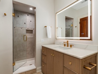 Custom Havlicek residence in Crane Road Estates. Set on a 1 - photo 39