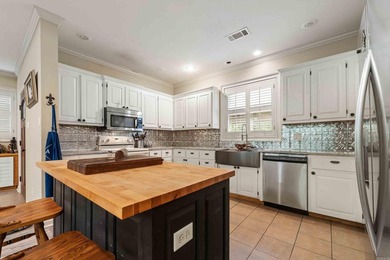 PRICED TO SELL - MAKE AN OFFER!!! Welcome to an entertainer's - photo 11