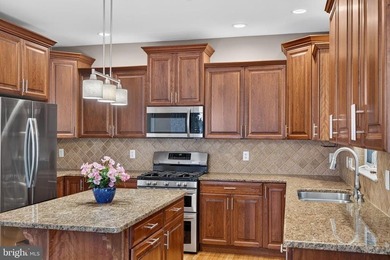 Beautifully maintained 4-Bedroom home on close to a half acre - photo 12
