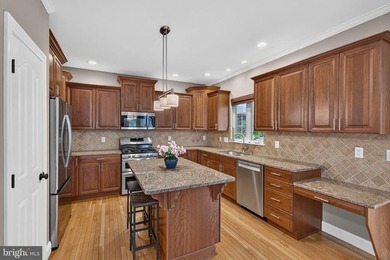 Beautifully maintained 4-Bedroom home on close to a half acre - photo 13