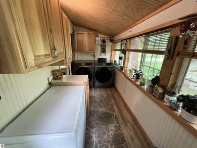 Move In Ready! A Tranquil, Cozy home, nestled under the trees - photo 22