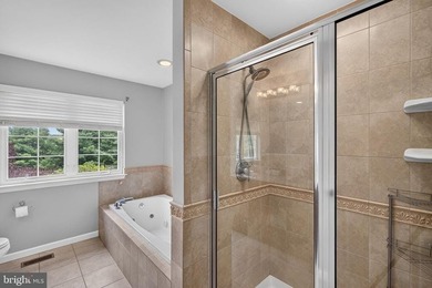 Beautifully maintained 4-Bedroom home on close to a half acre - photo 31