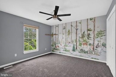 Beautifully maintained 4-Bedroom home on close to a half acre - photo 39