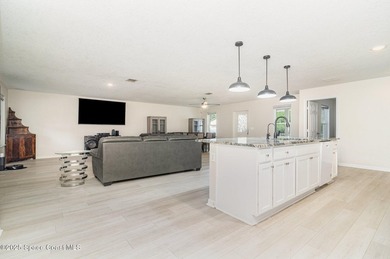 Discover the perfect blend of space and comfort at 5651 Travis - photo 10