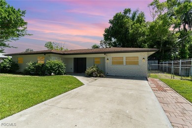 Caloosahatchee River Home Sale Pending in Fort Myers Florida