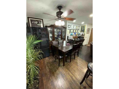 This THree bedroom home is in great condition . Ready to move in - photo 3