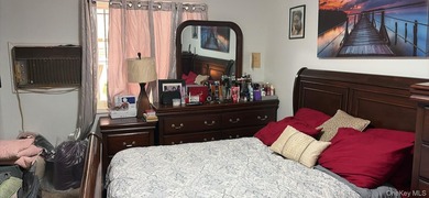 This THree bedroom home is in great condition . Ready to move in - photo 7