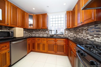 Flushing newerly elevator condominium- spacious 2-bedroom - photo 5