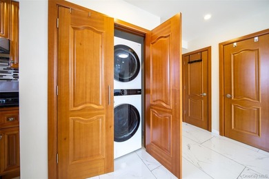 Flushing newerly elevator condominium- spacious 2-bedroom - photo 7