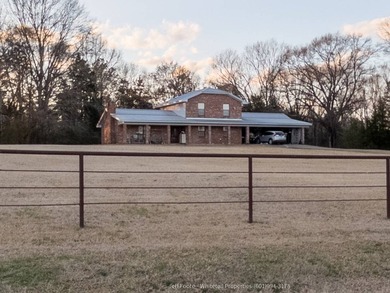 This 25.48+/- acre property in Hinds County combines residential - photo 2