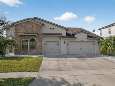 Lake Tohopekaliga Home For Sale in Kissimmee Florida