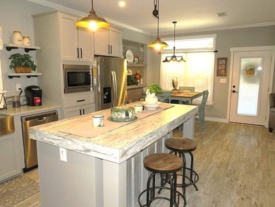 This beautiful 1393 square feet, 2.0 bed 2.0 bath Manufactured - photo 15