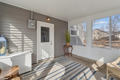 Nestled just moments from vibrant PM Park and the lively Tiki - photo 16