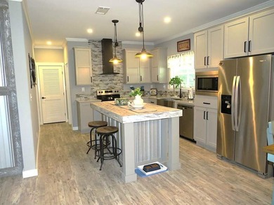 This beautiful 1393 square feet, 2.0 bed 2.0 bath Manufactured - photo 18