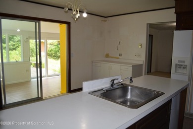Large ranch home in Abington School District, 1.39 acres, 2 car - photo 5