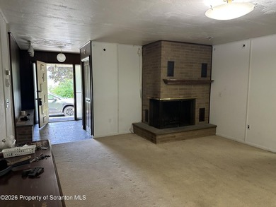 Large ranch home in Abington School District, 1.39 acres, 2 car - photo 9