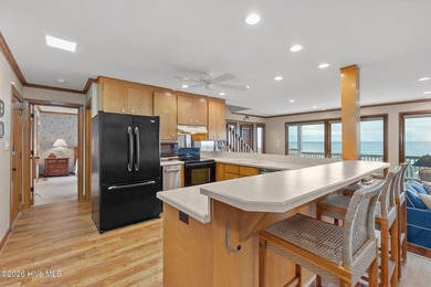Charming 4-bedroom oceanfront cottage in Pine Knoll Shores - photo 16