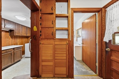 Step back to a time when homes were built to last. This solid - photo 19