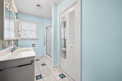 Step back to a time when homes were built to last. This solid - photo 31