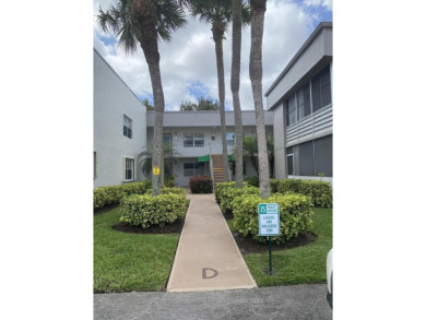 Floral Lakes  Condo For Sale in Delray Beach Florida