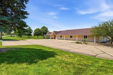 Great value in this zero entry, handicap accessible, spacious 1 - photo 3