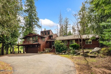 PRIVATE SANCTUARY CLOSE TO TOWN. Imagine living in a beautiful - photo 1