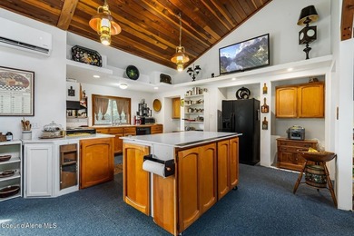 PRIVATE SANCTUARY CLOSE TO TOWN. Imagine living in a beautiful - photo 10