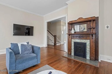 Experience the perfect blend of timeless Victorian elegance and - photo 11