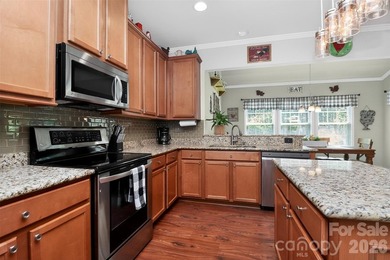 Welcome home to this beautifully maintained 2-story residence - photo 14