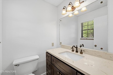 Move in ready, updated, one level living, main floor condo just - photo 15