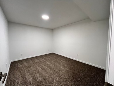 Newly remodeled home in a wonderful neighborhood. Beautiful yard - photo 17