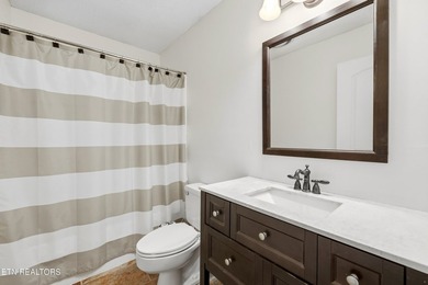 Move in ready, updated, one level living, main floor condo just - photo 18