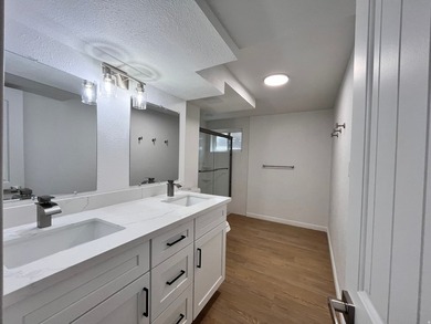 Newly remodeled home in a wonderful neighborhood. Beautiful yard - photo 22