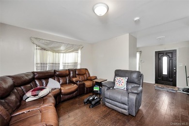 Charming Colonial - Your Forever Home! Lovely Colonial with an - photo 3
