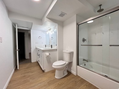 Newly remodeled home in a wonderful neighborhood. Beautiful yard - photo 23