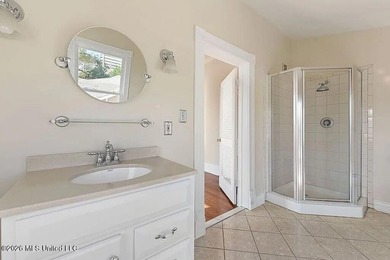 Experience the perfect blend of timeless Victorian elegance and - photo 24