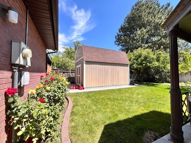 Newly remodeled home in a wonderful neighborhood. Beautiful yard - photo 26