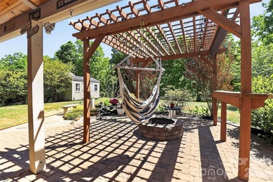 Welcome home to this beautifully maintained 2-story residence - photo 35