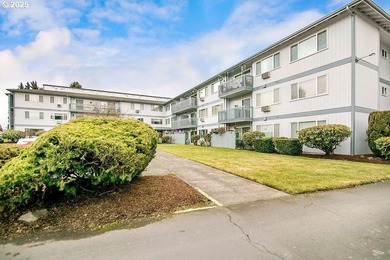 Lake Sacajawea Condo For Sale in Longview Washington
