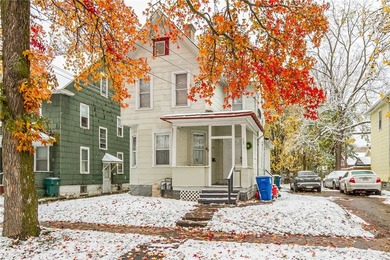 Fantastic investment opportunity on Cameron Street! This true - photo 2