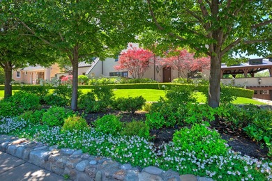 Timeless architecture, thoughtful modernization, and an - photo 4