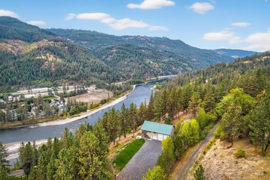 Dworshak Reservoir Home For Sale in Ahsahka Idaho