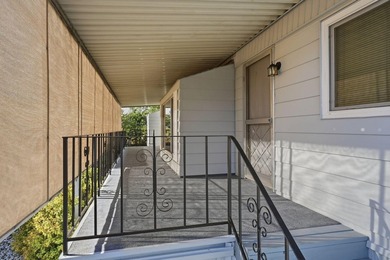 Welcome home to this beautifully maintained, light-filled - photo 3