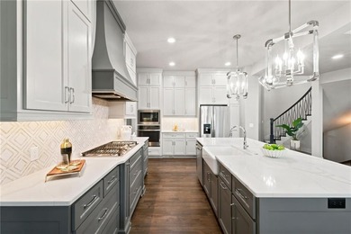 This beautiful Don Julian-built home offers an open - photo 17