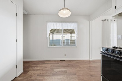 Welcome home to this beautifully maintained, light-filled - photo 8
