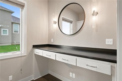 This beautiful Don Julian-built home offers an open - photo 25