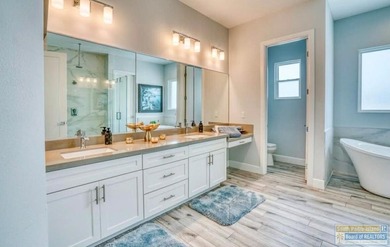 Perfect location on Gulf Blvd featuring 5BR/5BA that was built - photo 29