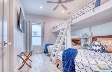 Perfect location on Gulf Blvd featuring 5BR/5BA that was built - photo 33