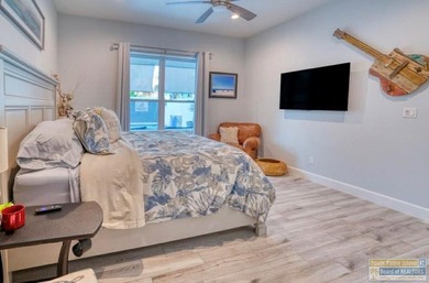Perfect location on Gulf Blvd featuring 5BR/5BA that was built - photo 37