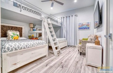 Perfect location on Gulf Blvd featuring 5BR/5BA that was built - photo 38